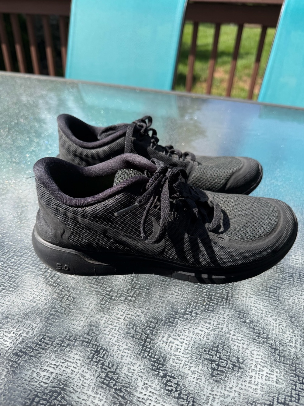 Nike Women's Black Knit Low-Top Sneakers